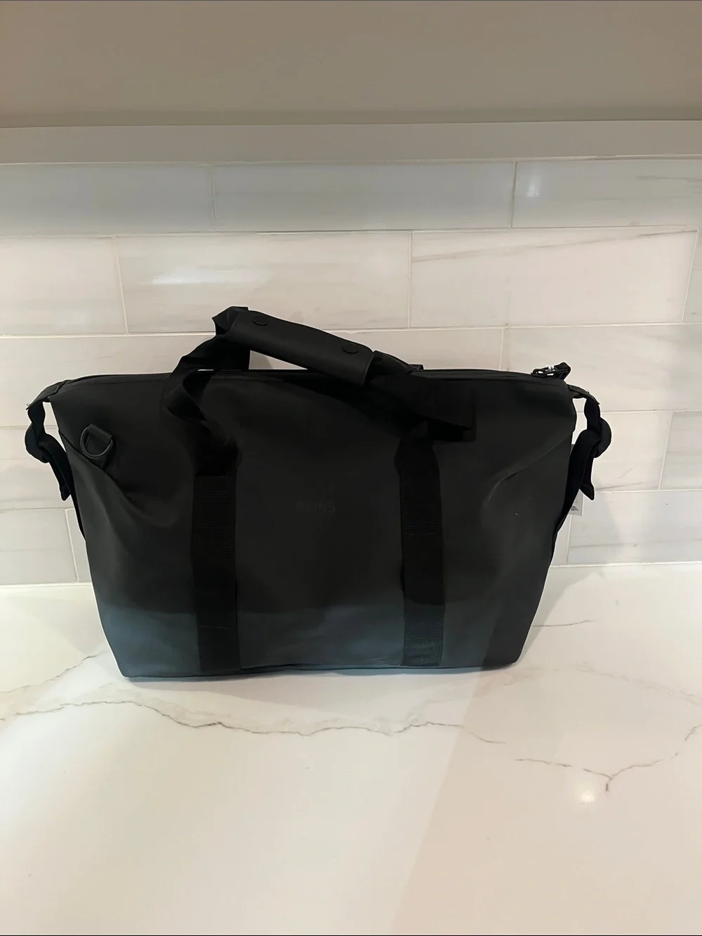 Rains NEW Hilo Weekend Bag Small in Black